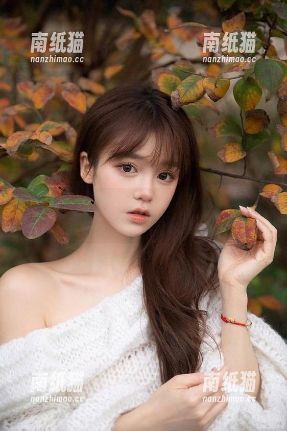 陈佩奇 微密圈 - 在纯白的世界里,观看陈佩奇的写真展现无垠的魅力.txt