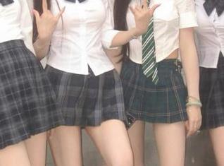 微密圈 – 焕发青春活力的陈妮妮UNI：牛仔短裤写真图集，带你一起感受无尽夏日魅力！.txt