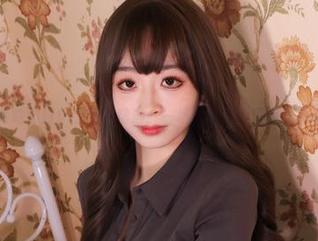 陌陌咕咕咕黑暗护士图包精选：一场视觉与心理的双重游戏.txt
