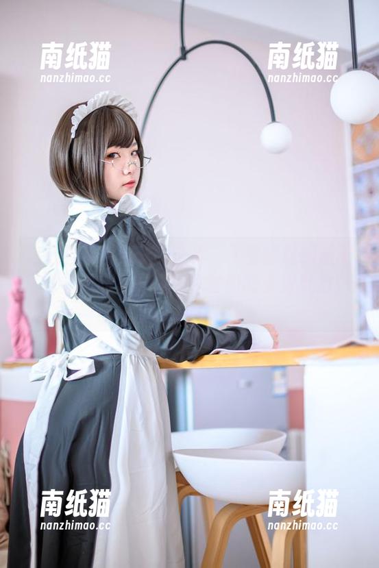 青水百合子 走进青水百合子的世界:不可错过的最新白衬衫作品集带你领略时尚的无限魅力!.txt