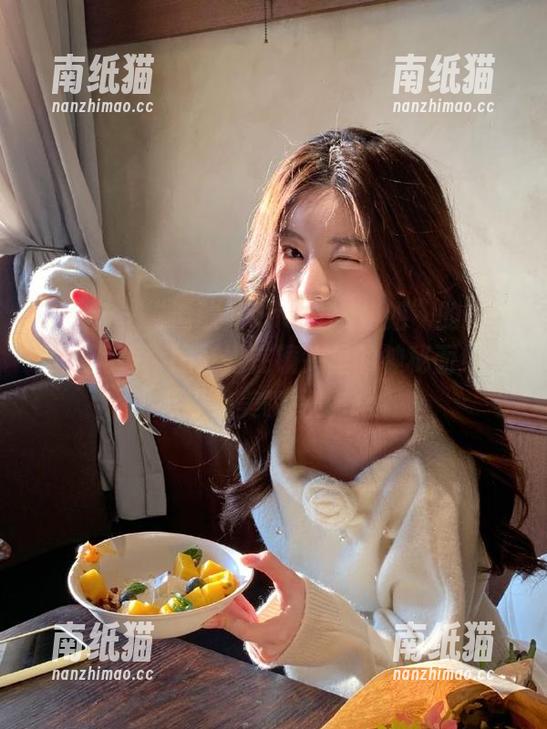 青豆客-黄歆苑chobits 青豆客 - “黄歆苑chobits姐姐”的美图写真下载,揭开她在镜头里的神秘面纱,感受绝美瞬间!.txt