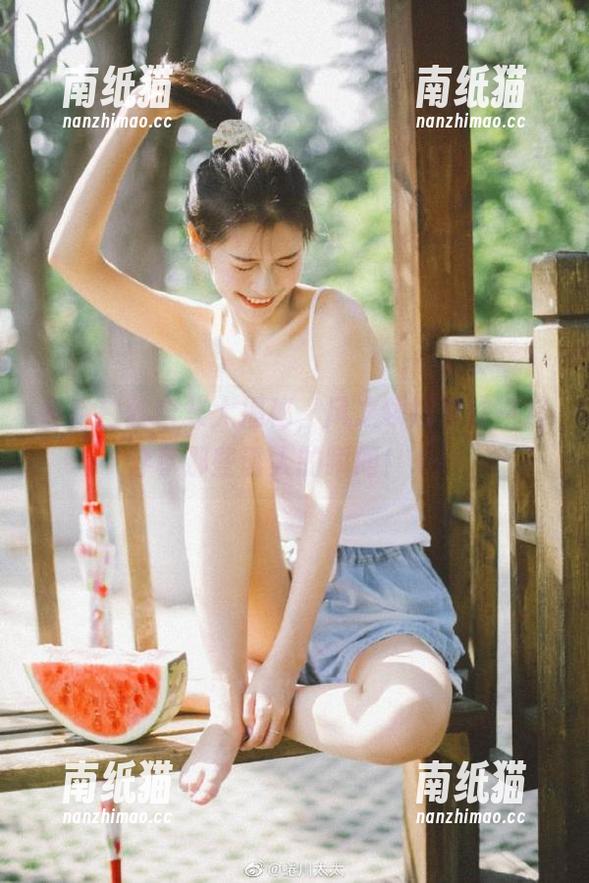 风之领域 冬季白丝合集大揭秘,风之领域带你一起分享那些诱人的瞬间!.txt